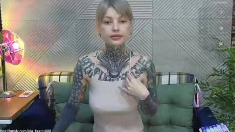 Snapshot of powerrr_ chatting on May 31, 4:31 am Lola online show from May 31, 4:31 am