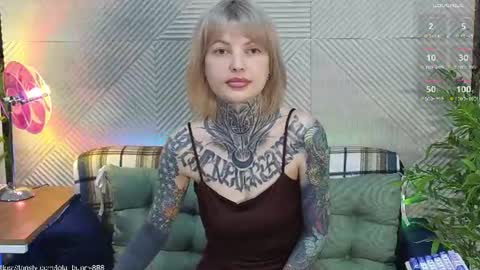 Snapshot of powerrr_ chatting on June 10, 4:56 am Lola online show from June 10, 4:56 am