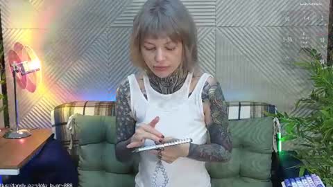 Snapshot of powerrr_ chatting on June 20, 5:10 am Lola online show from June 20, 5:10 am