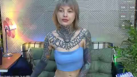 Snapshot of powerrr_ chatting on June 24, 4:33 am Lola online show from June 24, 4:33 am