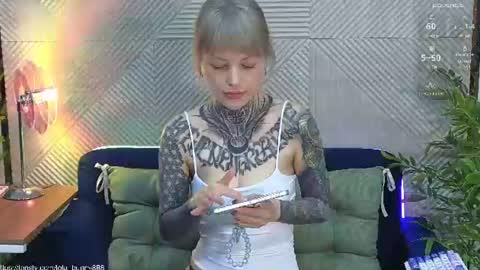 Snapshot of powerrr_ chatting on June 28, 4:18 am Lola online show from June 28, 4:18 am