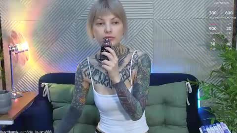Snapshot of powerrr_ chatting on July 9, 5:11 am Lola online show from July 9, 5:11 am
