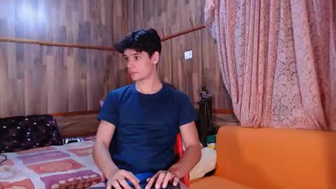 Snapshot of powertwinky chatting on January 6, 11:52 pm chris independent online show from January 6, 11:52 pm