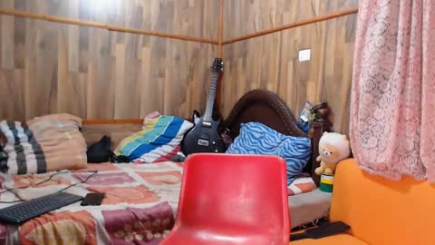 Snapshot of powertwinky chatting on February 1, 5:49 am chris independent online show from February 1, 5:49 am