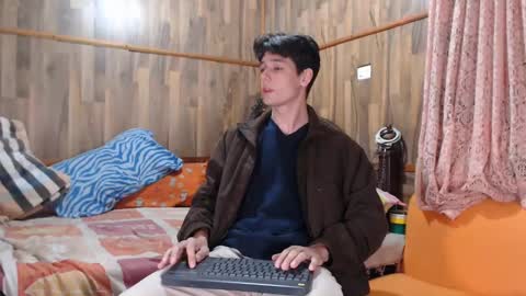 Snapshot of powertwinky chatting on February 15, 2:26 am chris independent online show from February 15, 2:26 am