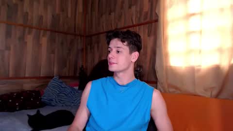 Snapshot of powertwinky chatting on May 18, 9:53 pm chris independent online show from May 18, 9:53 pm