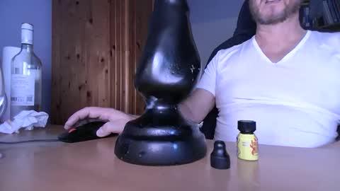 Snapshot of pp_anal_whore chatting on January 11, 1:54 am Tom PP online show from January 11, 1:54 am