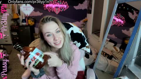 Snapshot of pr3ttyp1nkpussy chatting on December 3, 1:19 am Evangeline Eva Darling online show from December 3, 1:19 am