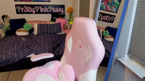 Snapshot of pr3ttyp1nkpussy chatting on October 31, 3:18 am Evangeline Eva Darling online show from October 31, 3:18 am