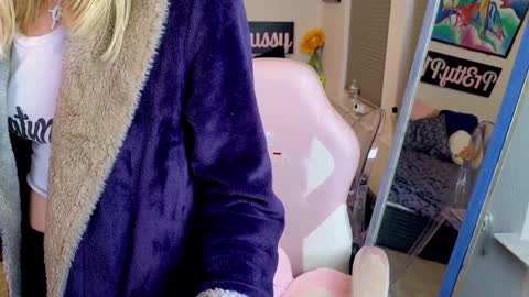 Snapshot of pr3ttyp1nkpussy chatting on November 14, 4:33 am Evangeline Eva Darling online show from November 14, 4:33 am