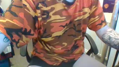 Snapshot of pr3ttyxlu5h chatting on February 27, 9:32 am pr3ttyxlu5h online show from February 27, 9:32 am