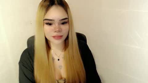 MAXXINE online show from February 14, 11:07 am