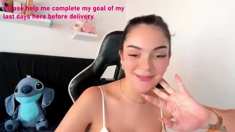 Angelly online show from January 9, 9:05 pm