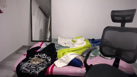 Plux online show from November 2, 3:42 am