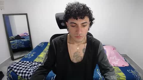 Plux online show from November 17, 1:55 am