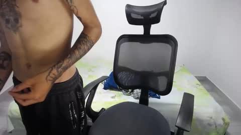 Plux online show from January 13, 9:53 pm