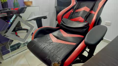 PRESSURE online show from December 21, 11:55 am