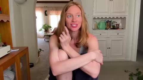 Snapshot of pretendlunch chatting on July 19, 8:12 pm Pretend online show from July 19, 8:12 pm