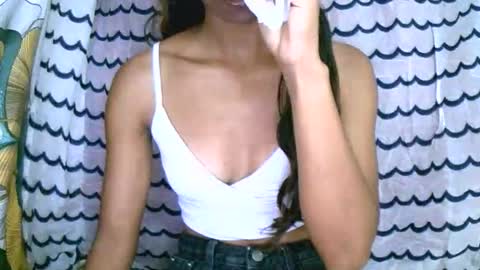 prettiethalia online show from January 14, 8:09 am