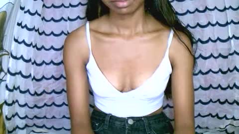 prettiethalia online show from January 15, 8:19 am