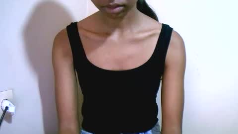 prettiethalia online show from February 5, 9:03 am