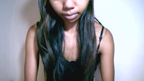 prettiethalia online show from February 25, 12:04 pm