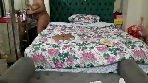 Yasmine pretty online show from March 3, 5:46 am