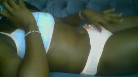 Snapshot of pretty_abella chatting on September 20, 11:11 am abella online show from September 20, 11:11 am
