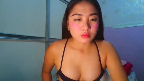 Snapshot of pretty_am chatting on May 5, 6:16 pm pretty_am online show from May 5, 6:16 pm
