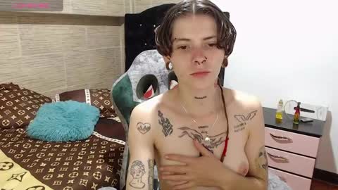 pretty_cristal22 online show from December 10, 11:40 pm