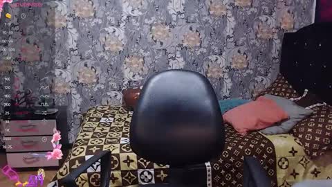 Snapshot of pretty_cristal22 chatting on April 25, 1:41 pm pretty_cristal22 online show from April 25, 1:41 pm