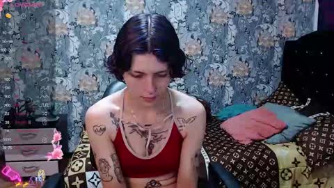 Snapshot of pretty_cristal22 chatting on April 26, 3:32 pm pretty_cristal22 online show from April 26, 3:32 pm