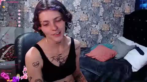 Snapshot of pretty_cristal22 chatting on May 5, 9:56 pm pretty_cristal22 online show from May 5, 9:56 pm
