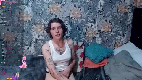 Snapshot of pretty_cristal22 chatting on May 23, 1:55 am pretty_cristal22 online show from May 23, 1:55 am