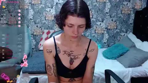 Snapshot of pretty_cristal22 chatting on May 29, 2:15 pm pretty_cristal22 online show from May 29, 2:15 pm