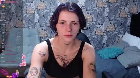 Snapshot of pretty_cristal22 chatting on June 28, 1:00 am pretty_cristal22 online show from June 28, 1:00 am