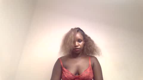 pretty_curvy99 online show from May 2, 6:13 pm