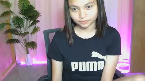 Snapshot of pretty_dharryhann chatting on December 5, 2:31 am pretty_dharryhann online show from December 5, 2:31 am