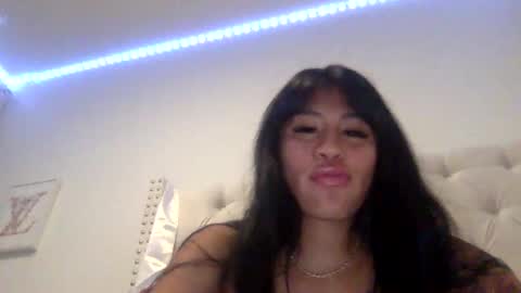 Snapshot of pretty_girl828687 chatting on May 27, 1:57 am pretty_girl828687 online show from May 27, 1:57 am