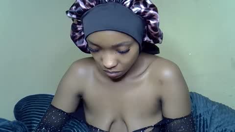 Snapshot of pretty_jazmine chatting on October 11, 6:34 am Jaz online show from October 11, 6:34 am