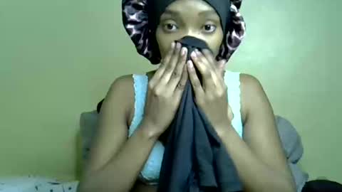 Snapshot of pretty_jazmine chatting on October 21, 7:58 pm Jaz online show from October 21, 7:58 pm