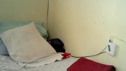 Snapshot of pretty_kylah chatting on June 15, 1:35 pm pretty_kylah online show from June 15, 1:35 pm