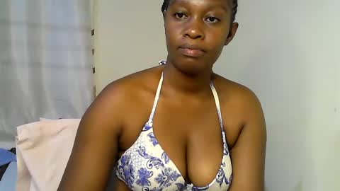 Snapshot of pretty_kylah chatting on June 24, 11:15 pm pretty_kylah online show from June 24, 11:15 pm