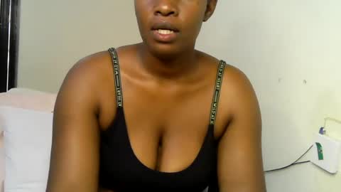 Snapshot of pretty_kylah chatting on June 28, 9:37 am pretty_kylah online show from June 28, 9:37 am