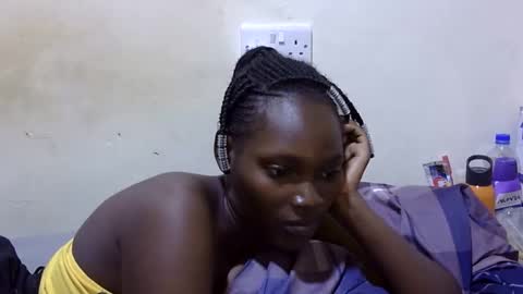 pretty_leila1 online show from April 22, 8:39 am