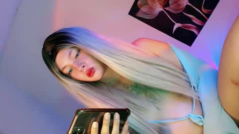 Snapshot of pretty_little_baby28 chatting on September 25, 9:18 pm Flor online show from September 25, 9:18 pm