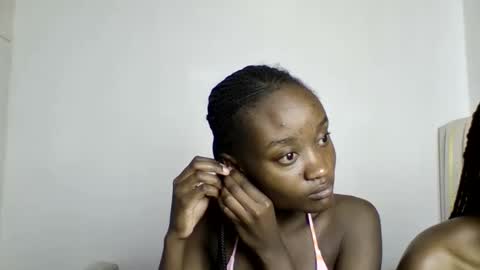 pretty luv1 online show from February 26, 9:19 am