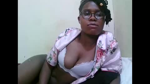 Snapshot of pretty_mellan chatting on January 26, 11:50 pm pretty_mellan online show from January 26, 11:50 pm