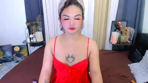 Snapshot of pretty_percy chatting on May 19, 10:43 am hi im percy online show from May 19, 10:43 am