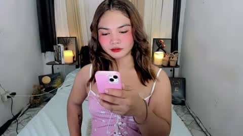 Snapshot of pretty_percy chatting on June 9, 5:52 am hi im percy online show from June 9, 5:52 am